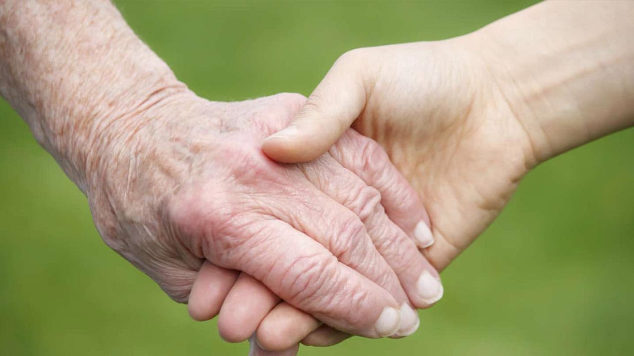 How to know if you find the right caregiver for your loved ones with dementia